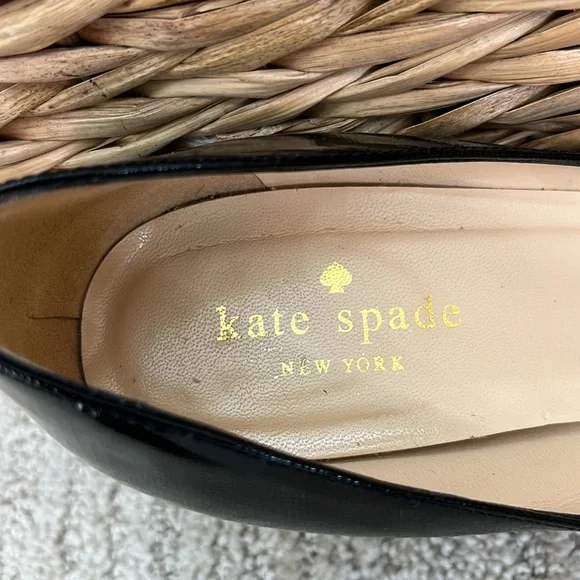 Kate Spade Black Patent Leather Pumps with Gold Bow Size 6.5 - Picture 11 of 13